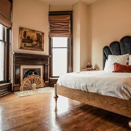 Henrie House I Luxury 4Br Downtown Historic Gem With Library & Patio Villa แนชวิลล์ ภายนอก รูปภาพ