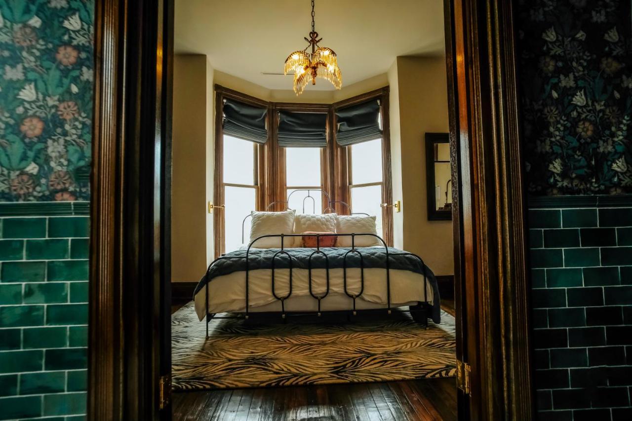 Henrie House I Luxury 4Br Downtown Historic Gem With Library & Patio Villa แนชวิลล์ ภายนอก รูปภาพ