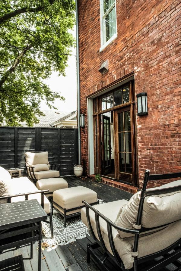 Henrie House I Luxury 4Br Downtown Historic Gem With Library & Patio Villa แนชวิลล์ ภายนอก รูปภาพ
