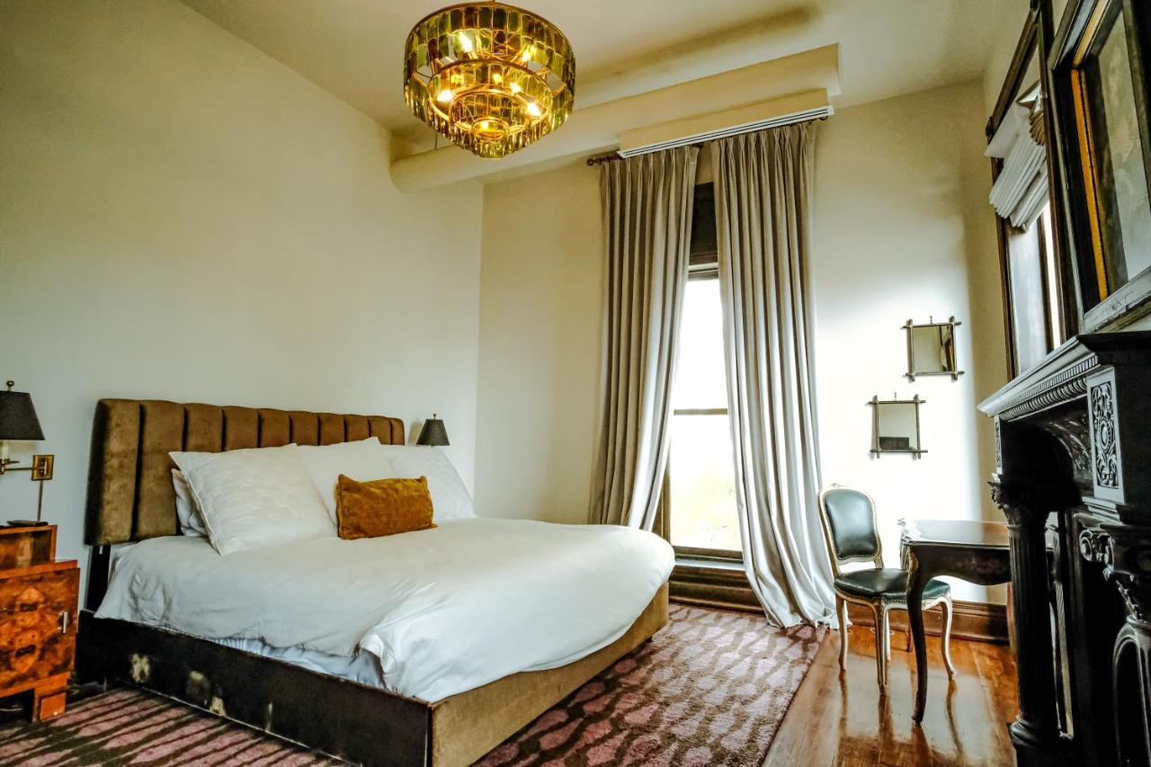 Henrie House I Luxury 4Br Downtown Historic Gem With Library & Patio Villa แนชวิลล์ ภายนอก รูปภาพ