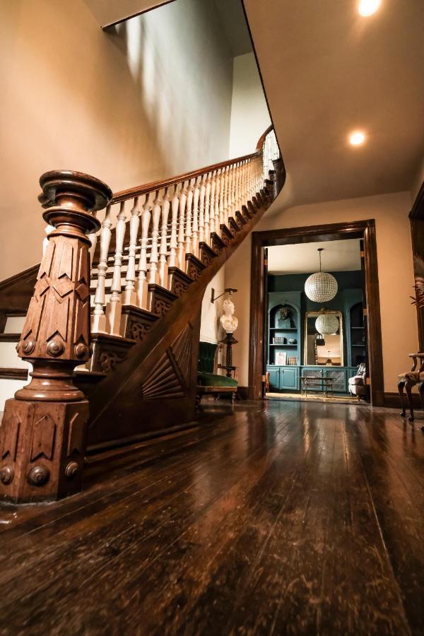 Henrie House I Luxury 4Br Downtown Historic Gem With Library & Patio Villa แนชวิลล์ ภายนอก รูปภาพ
